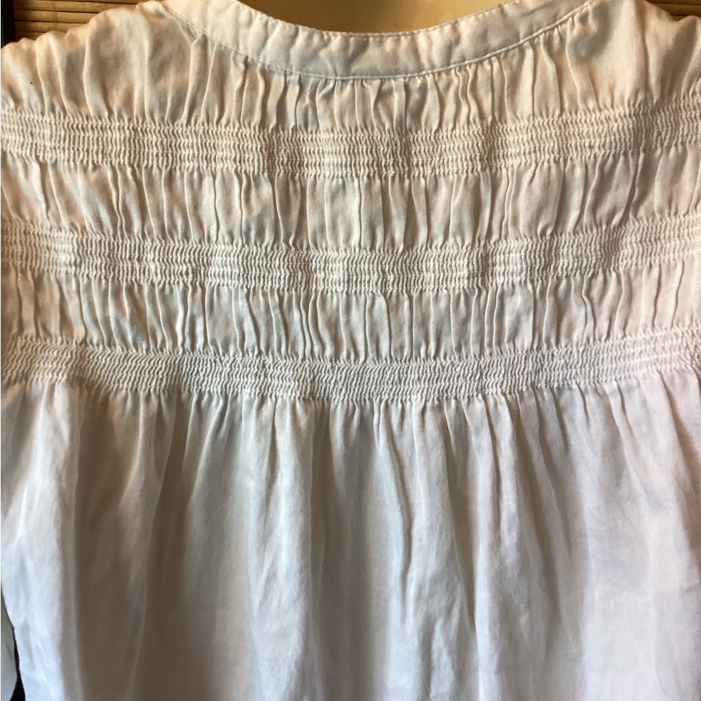 💗 GAP Smocked Blouse XS White Cotton EUC short sleeves - Picture 7 of 8